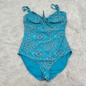 💙 Old Navy Paisley Print One Piece Swimsuit